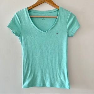 ⛵️ Tommy Hilfiger Women’s V-Neck T-Shirt Size S ⛵️